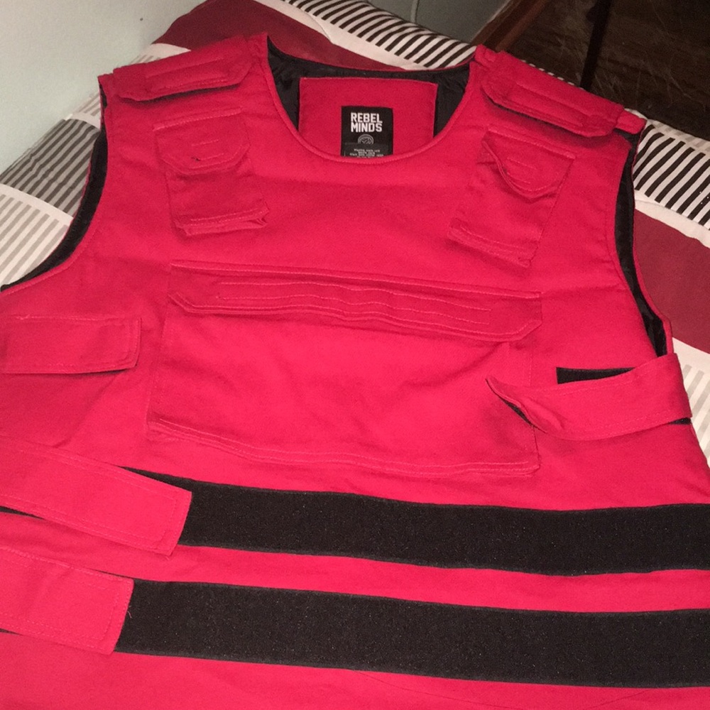 Rebels minds Vest